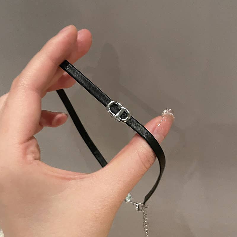 Pure desire letter necklace leather black advanced sense