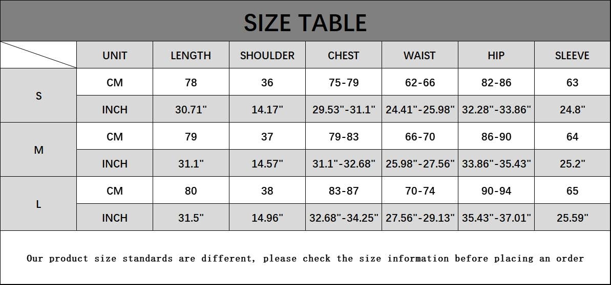 Solid-color pleated short dress wraps the hips