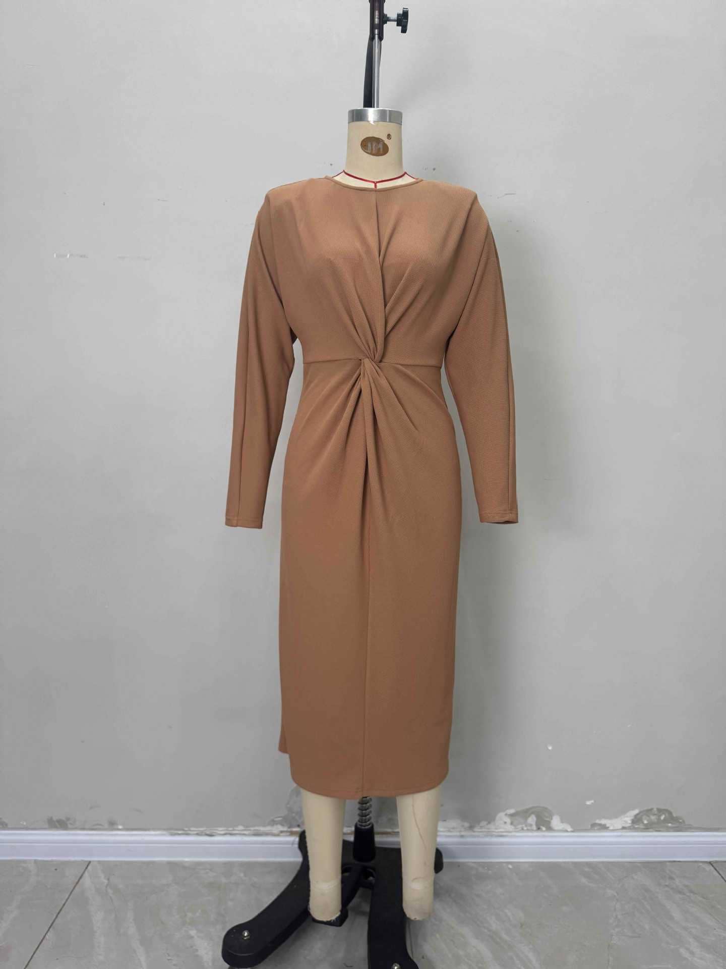 Retro-style round-neck twisted knitted dress