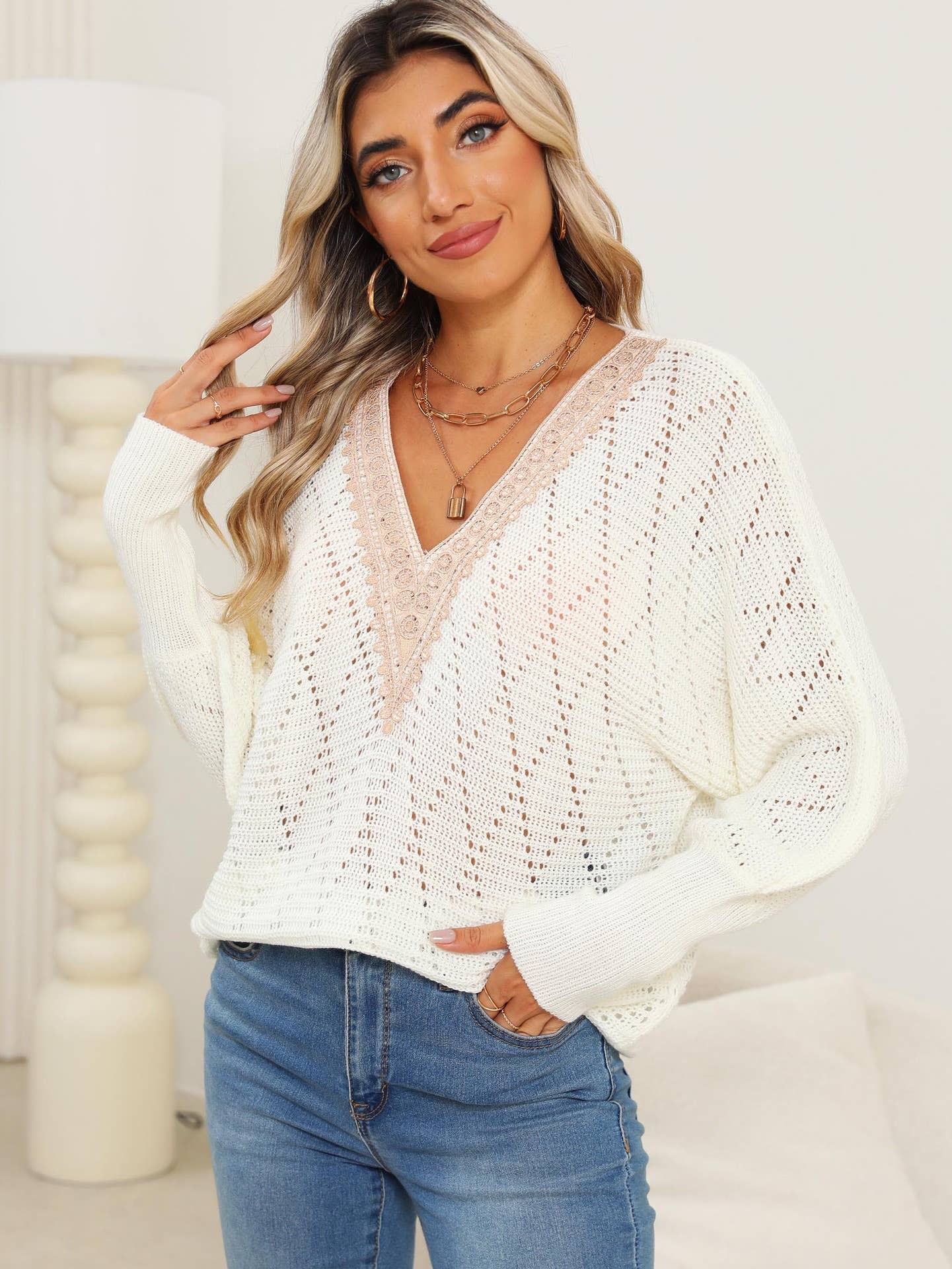 LACE V-NECK PATCHWORK BATSLEEVE SWEATER