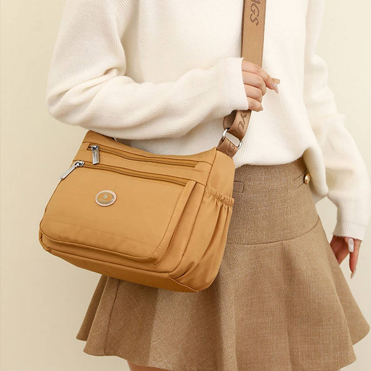 LARGE CAPACITY SIMPLE NYLON SHOULDER MESSENGER BAG_CWAB3521