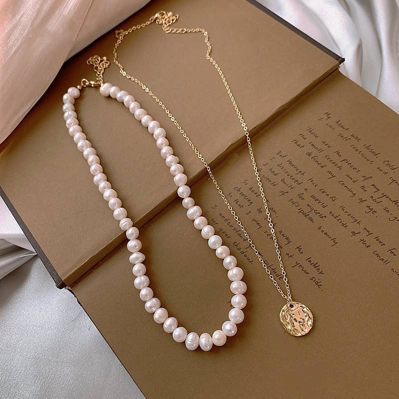 Layered freshwater pearl collarbone chain