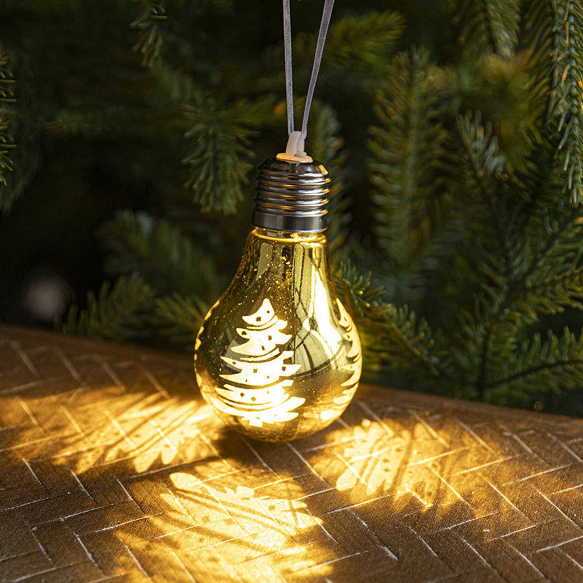 LED Plastic Christmas Tree Hanging Light Ball