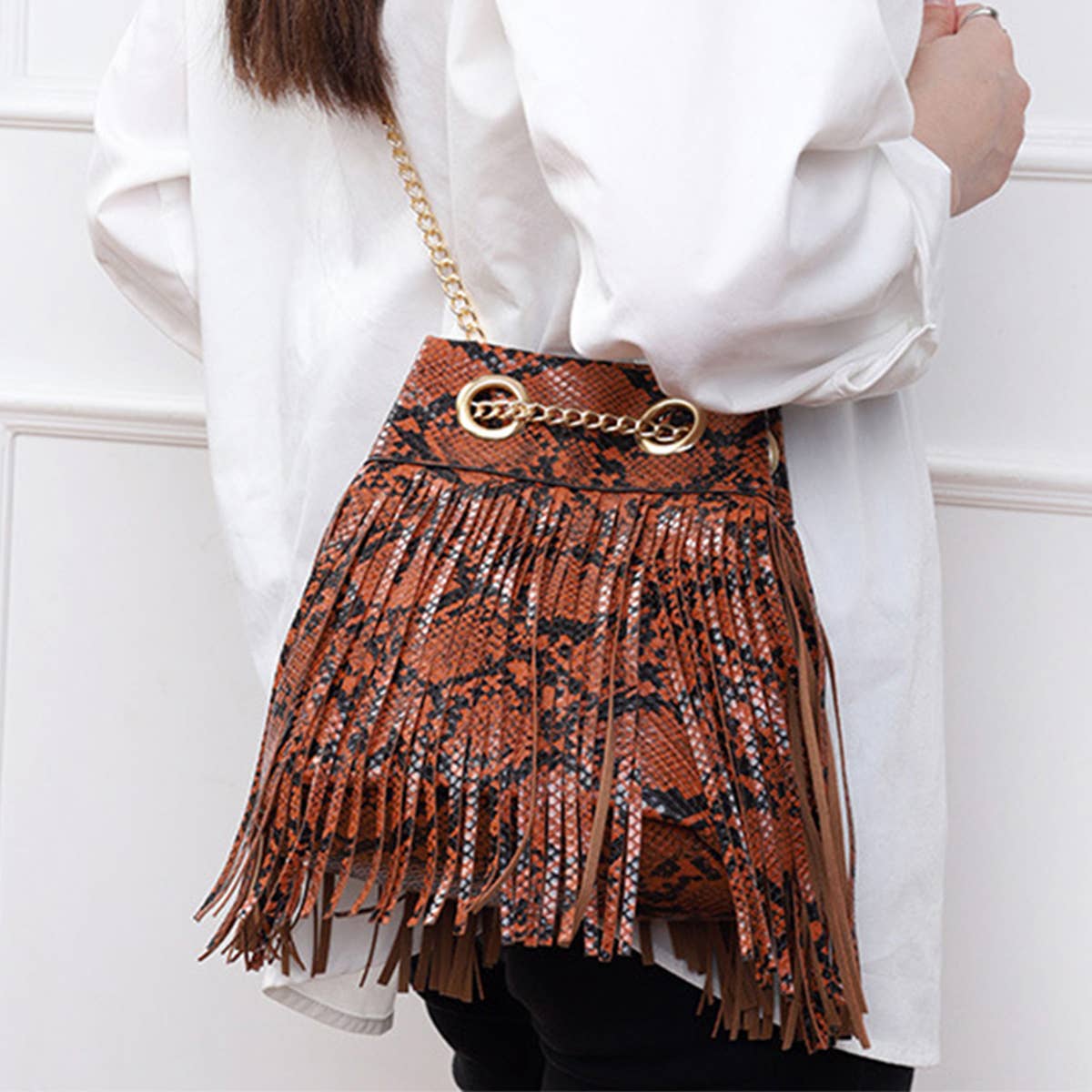 WOMEN SNAKE  PORTABLE FRINGE BAG_CWAB0797