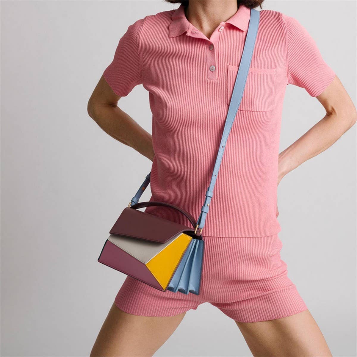 GEOMETRIC CONTRASTING COLOR PATCHWORK HANDL BAG_CWAB1932