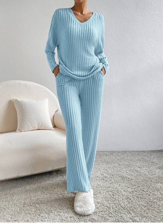 TEMPERAMENT LOOSE V-NECK PIT STRIPE KNITTED SUIT