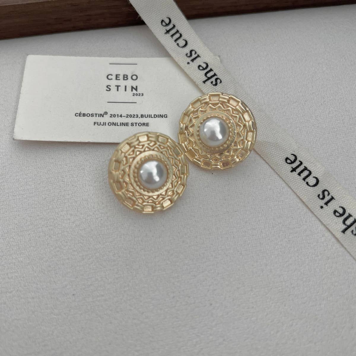 FASHIONABLE DISC PEARL EARRINGS
