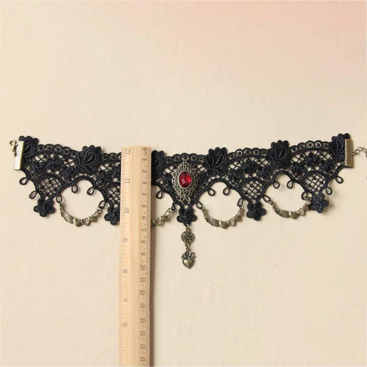 HALLOWEEN RETRO LOVE CRYSTAL LACE SHORT NECKLACE