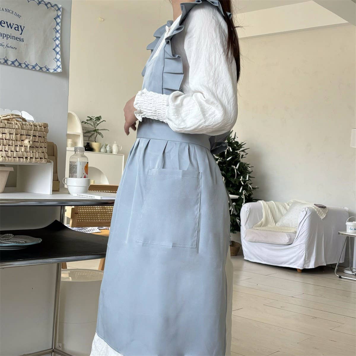 WATERPROOF AND OIL-PROOF OXFORD RUFFLED CROSS APRON