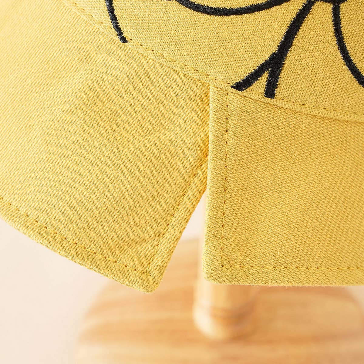 STYLISH WIDE BRIM BOW EMBROIDERED BUCKET HAT_CWAH1421