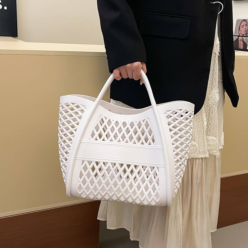 Large-capacity hand-held vegetable basket