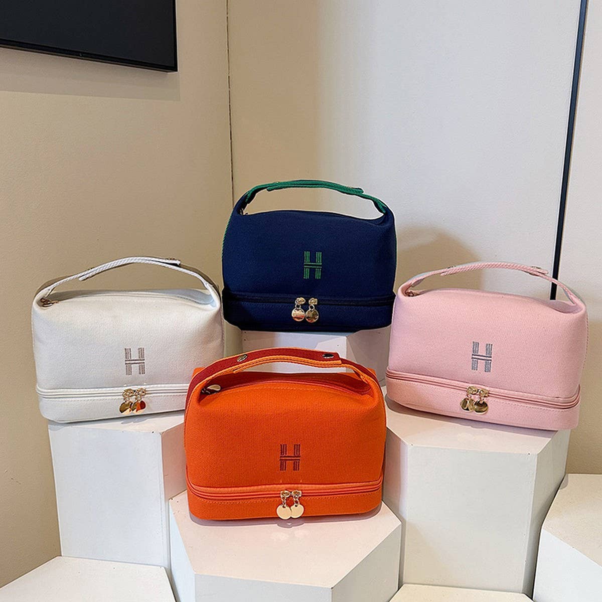 PORTABLE CANVAS LARGE CAPACITY COSMETIC BAG_CWAB4395