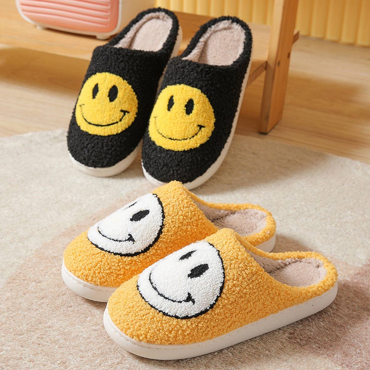 Cute Cartoon Smiling Face Fabric Slippers