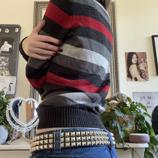 HORIZONTAL LONG SLEEVE CREW-NECK SWEATER