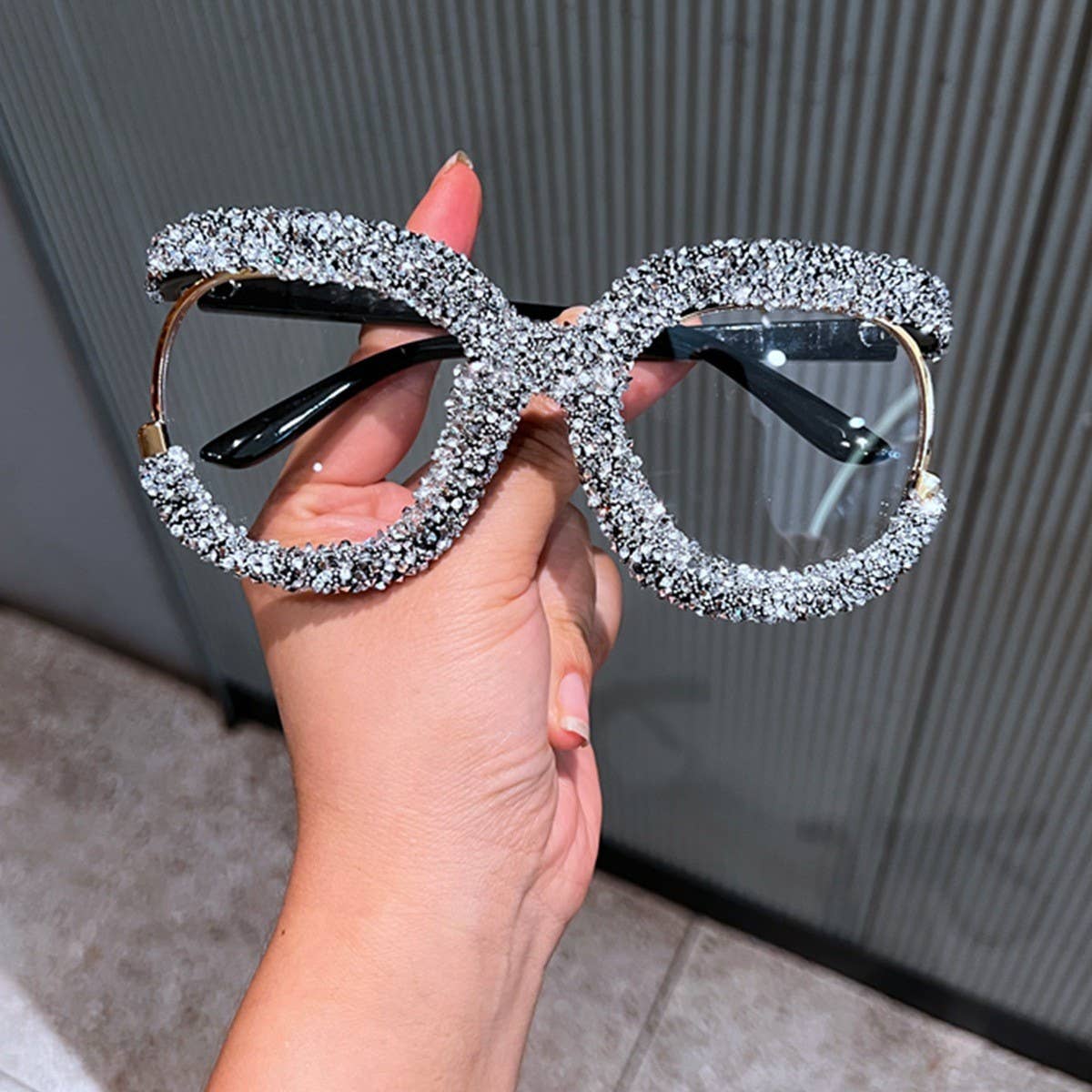 LARGE FRAME FASHIONABLE DIAMOND GLASSES