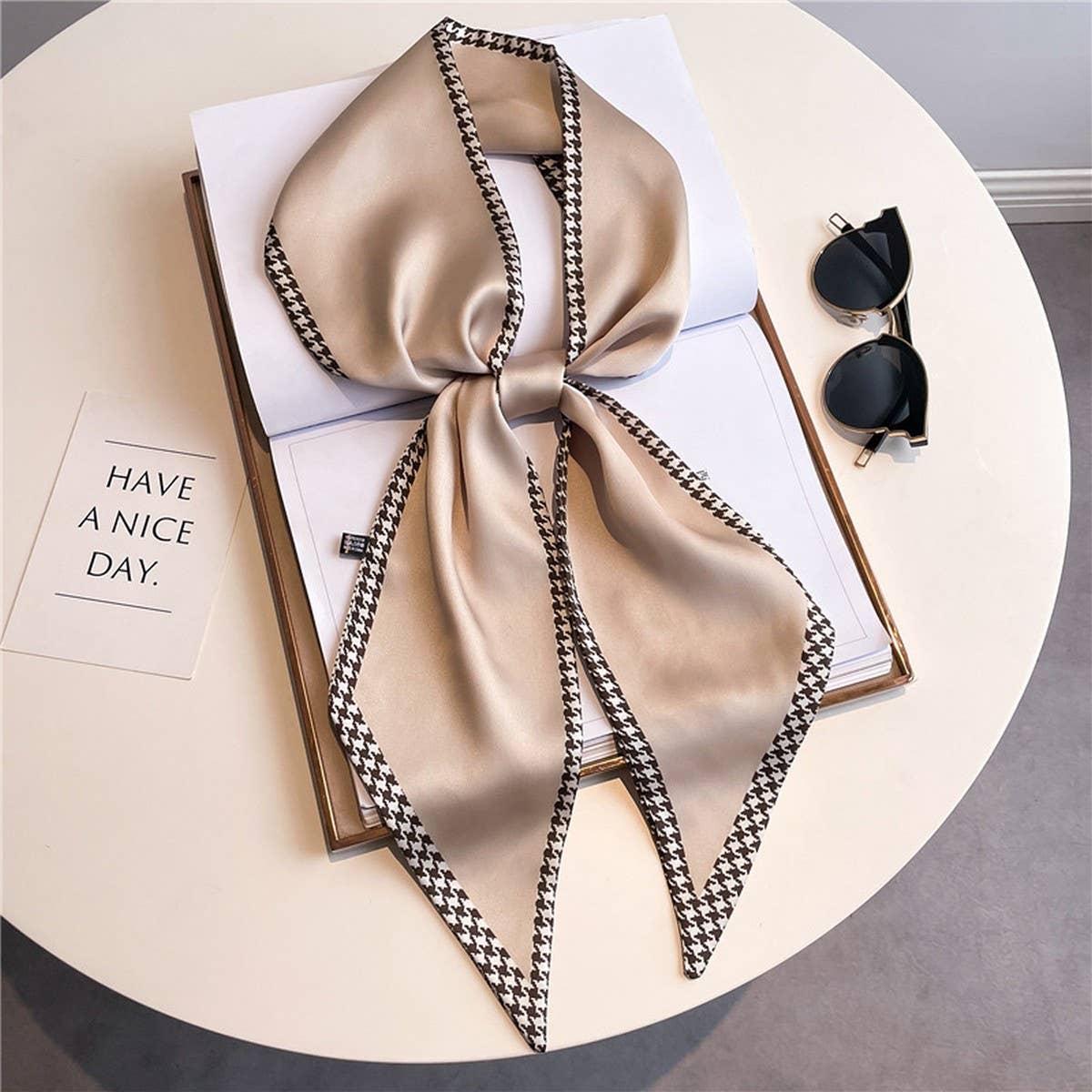 VERSATILE NARROW COMMUTER TEMPERAMENT HEAD SCARF