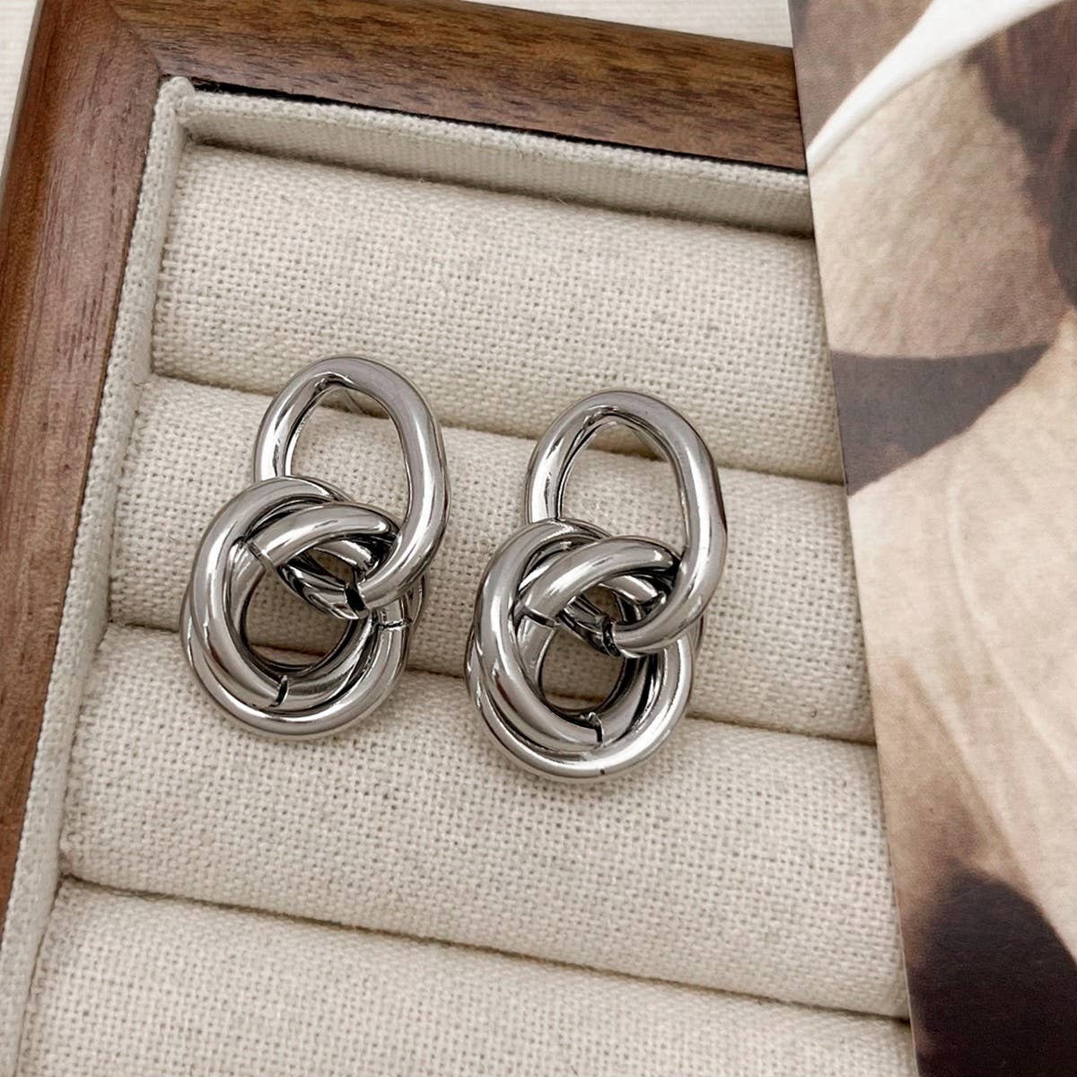 FASHION GEOMETRIC HOOP EARRINGS FOR WOMEN_CWAJE3119