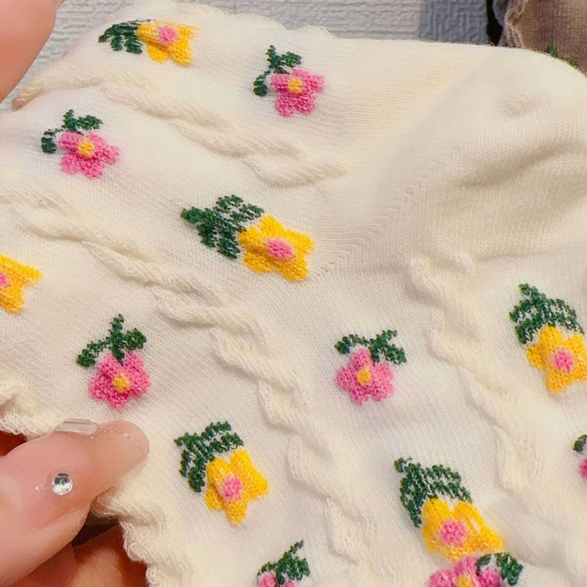 COMFORTABLE VERTICAL STRIPED COTTON SOCKS