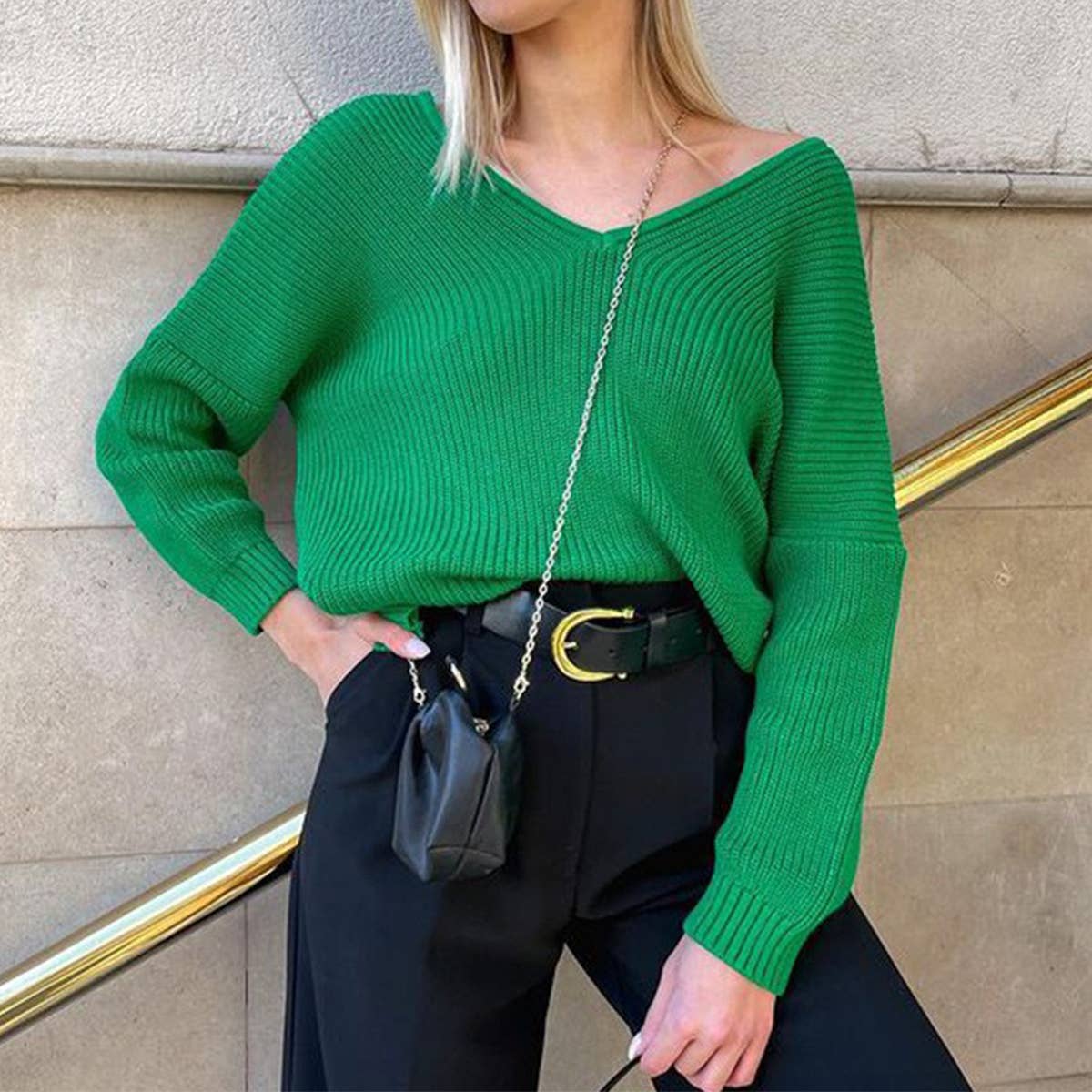 SLOUCHY V-NECK SWEATER WITH THICK LONG SLEEVES