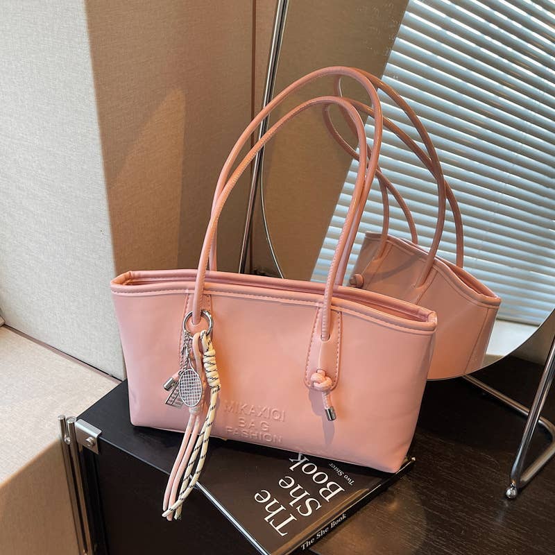 Fashionable versatile and simple underarm bag