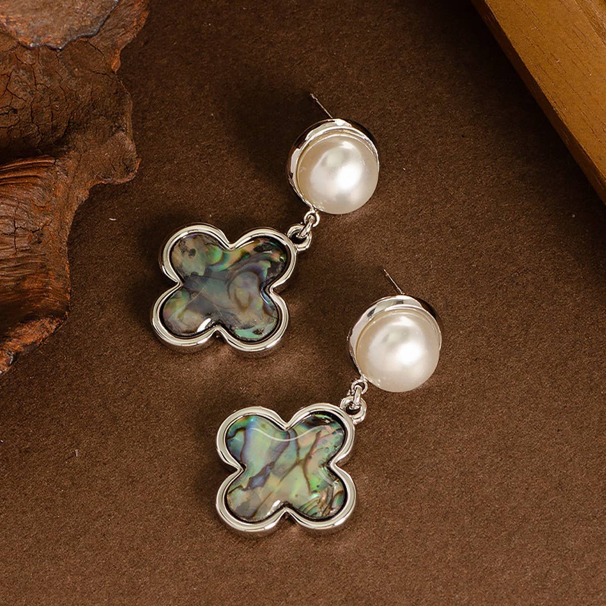 NATURAL COLORFUL ABALONE FOUR-LEAF CLOVER EARRINGS