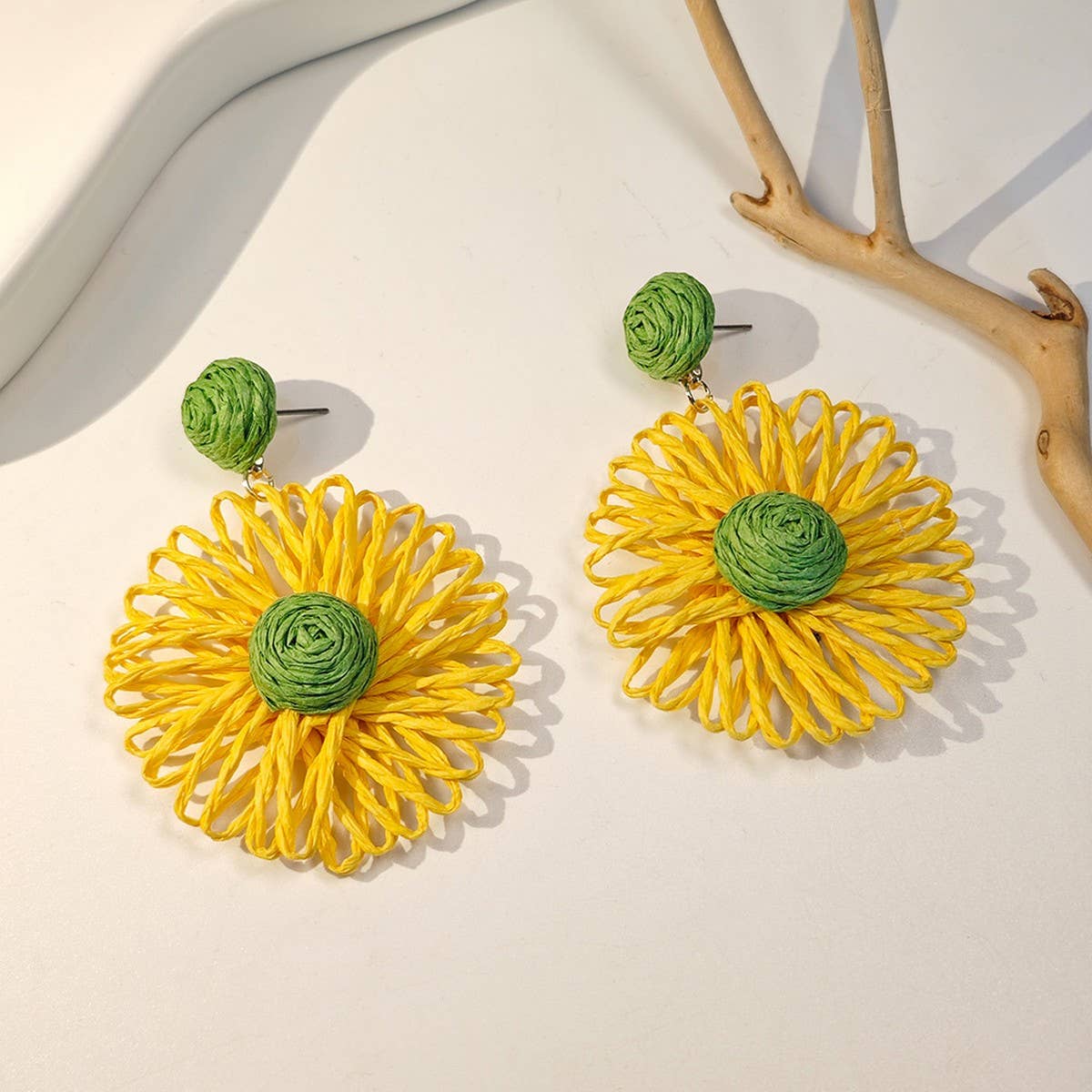 HAND-WOVEN CONTRASTING FLOWER EARRINGS