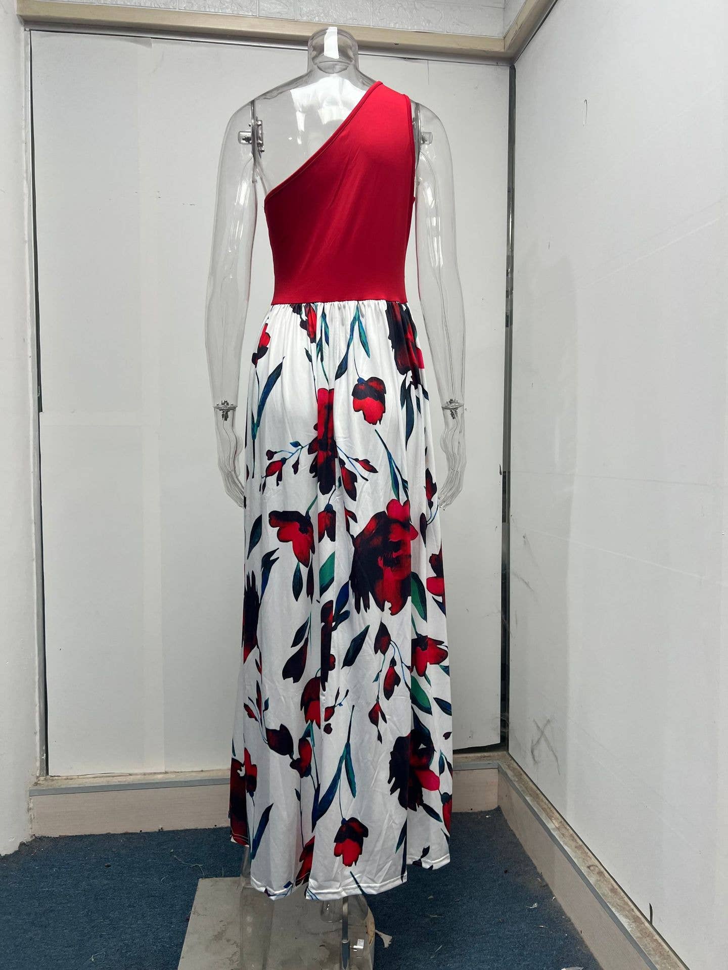 Sleeveless high-waisted slit dress elegant style