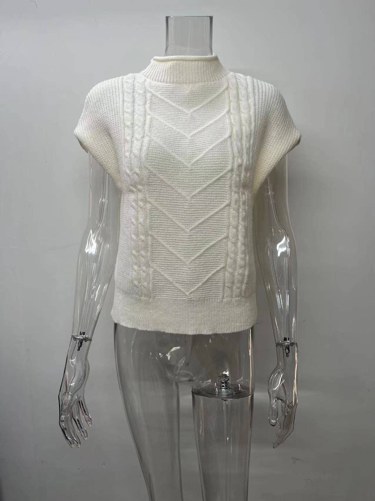 Solid-color twisted high-necked vest