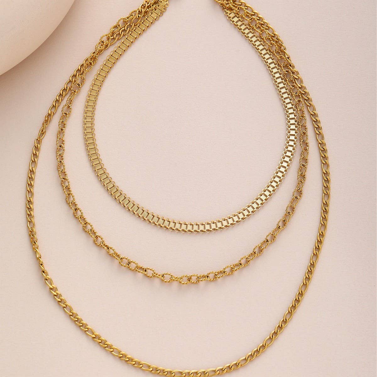 STAINLESS STEEL METAL MULTI-LAYERED CHAIN NECKLACE_CWMM3678