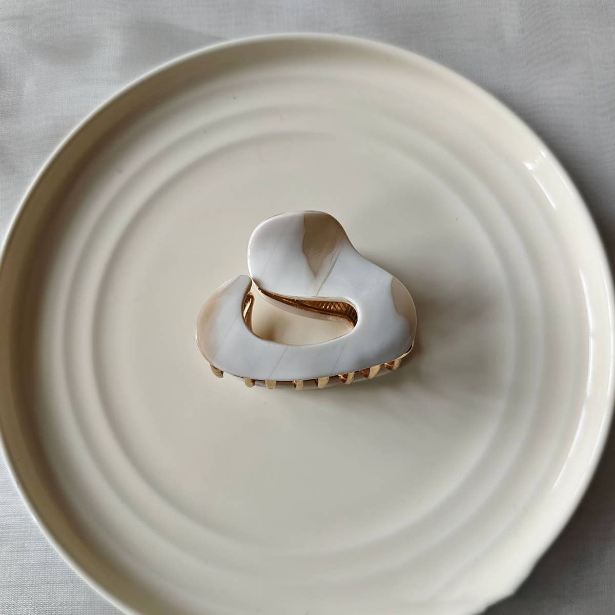 French Acetate Hair Claw - Elegant Alloy Clip