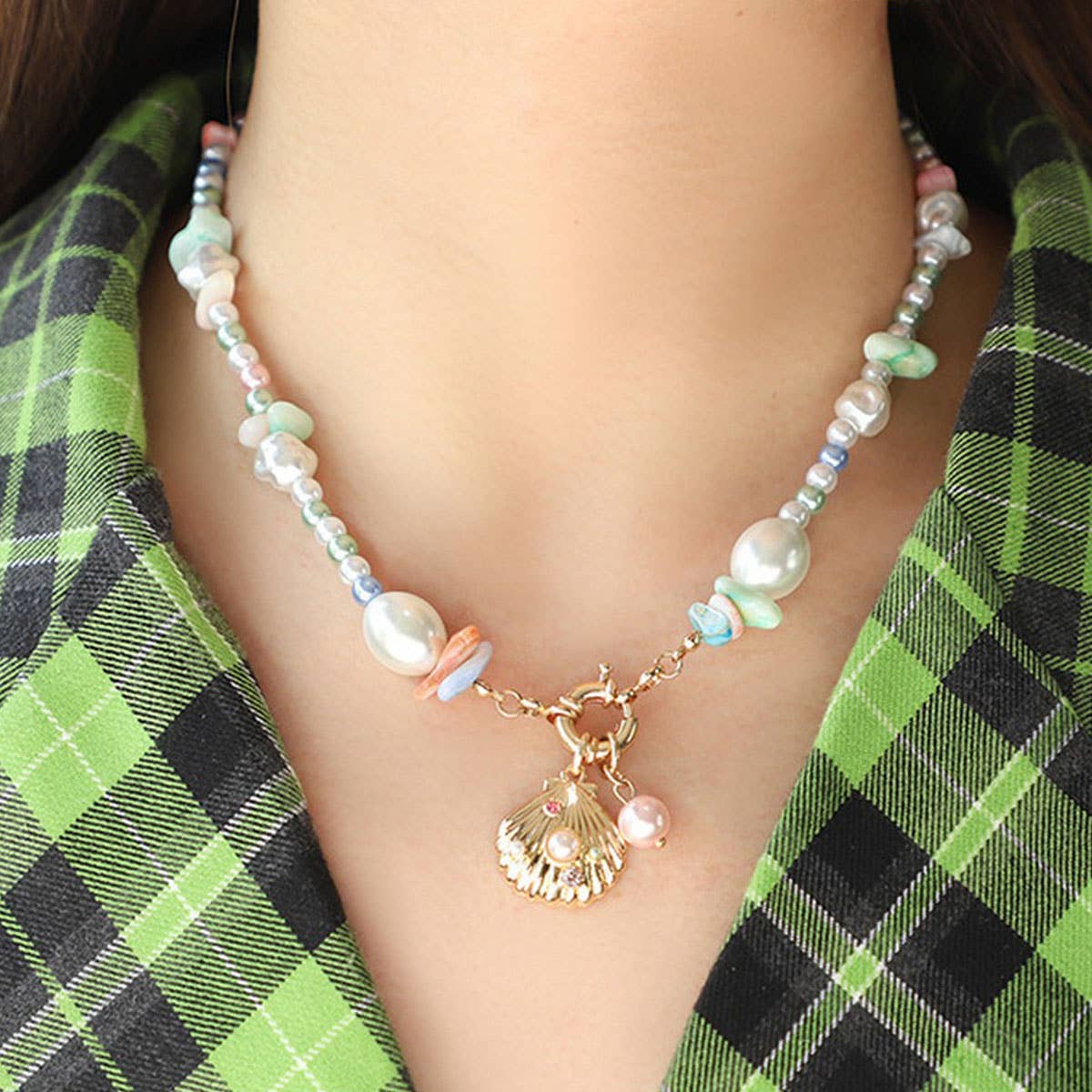 WOMEN'S COLORFUL PEARL SHELL BEADED NECKLACE