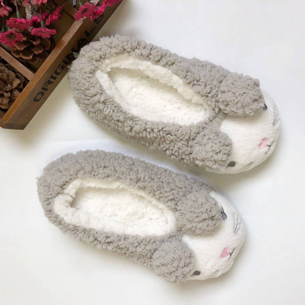 CUTE FLOOR SOCKS LADIES HOME FLOOR SHOES