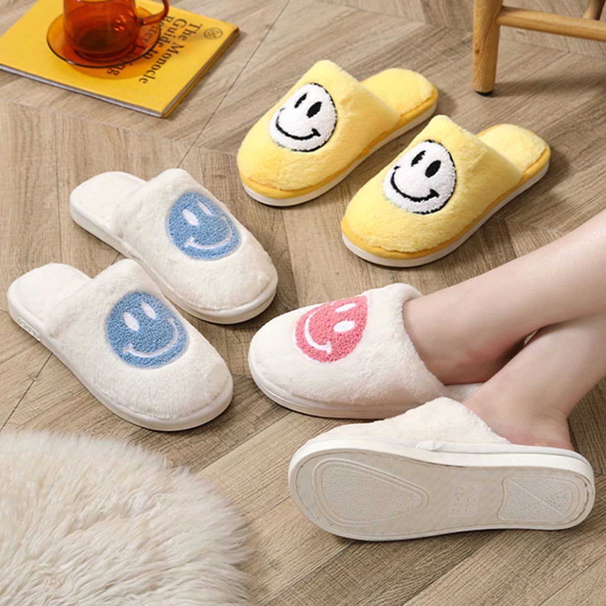 COZY SMILING FACE SLIPPERS FUZZY SLIPPERS WOMEN