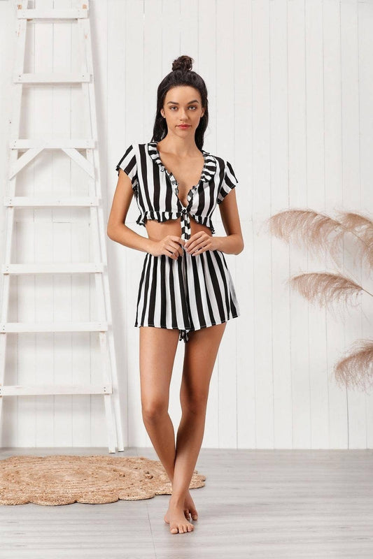 SHORT-SLEEVED SHORTS HOUSE SUIT