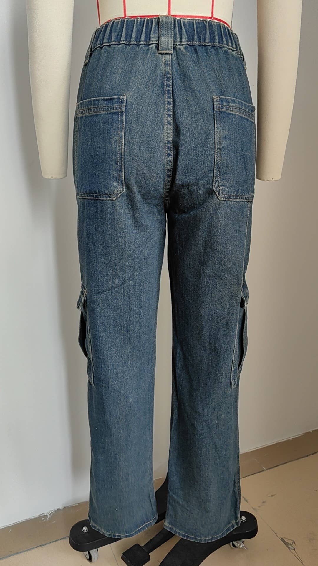 Multi-pocket wide-leg denim workwear jeans