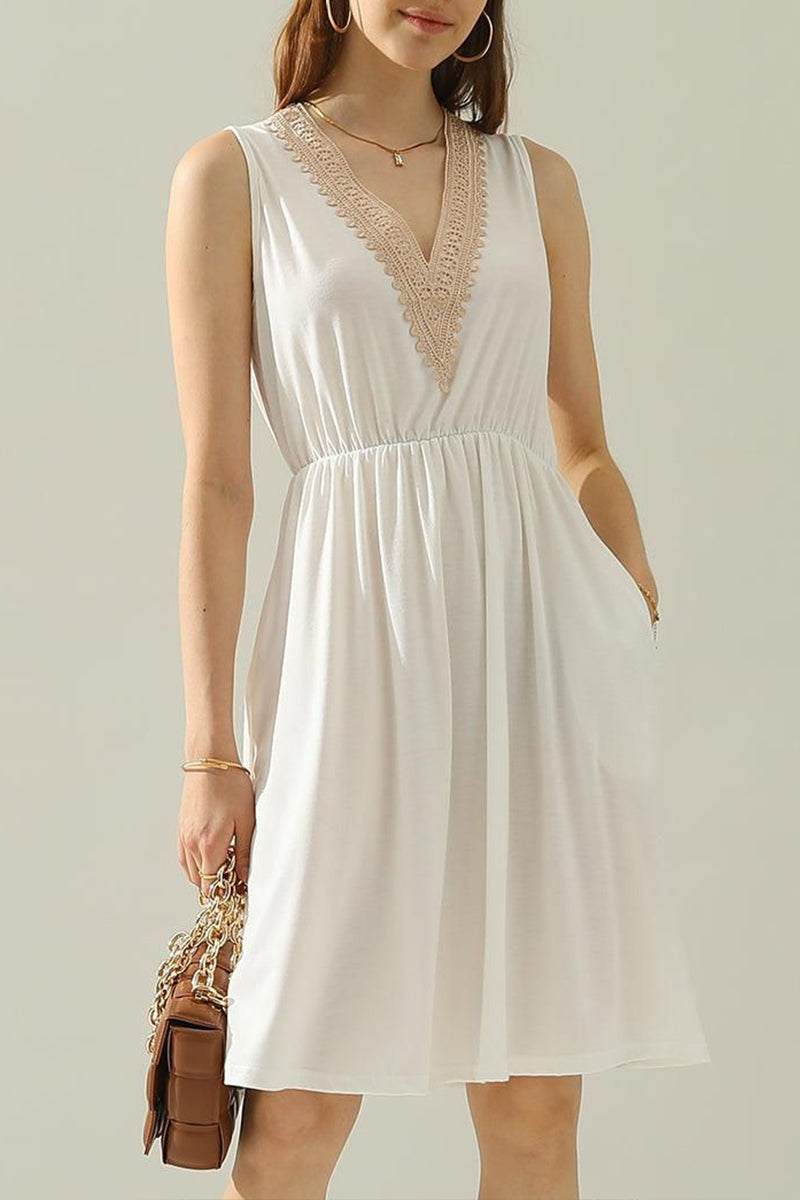 POCKET LACE V NECK SLEEVELESS DRESS