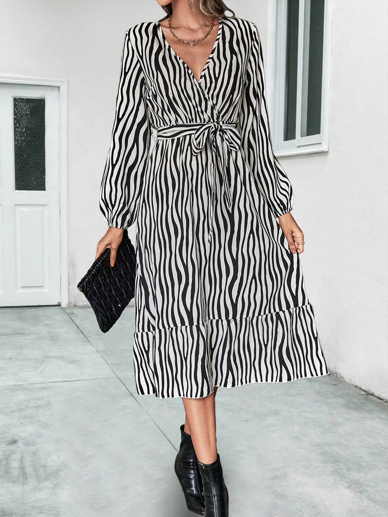 V-NECK LONG SLEEVE LEOPARD PRINT LONG DRESS