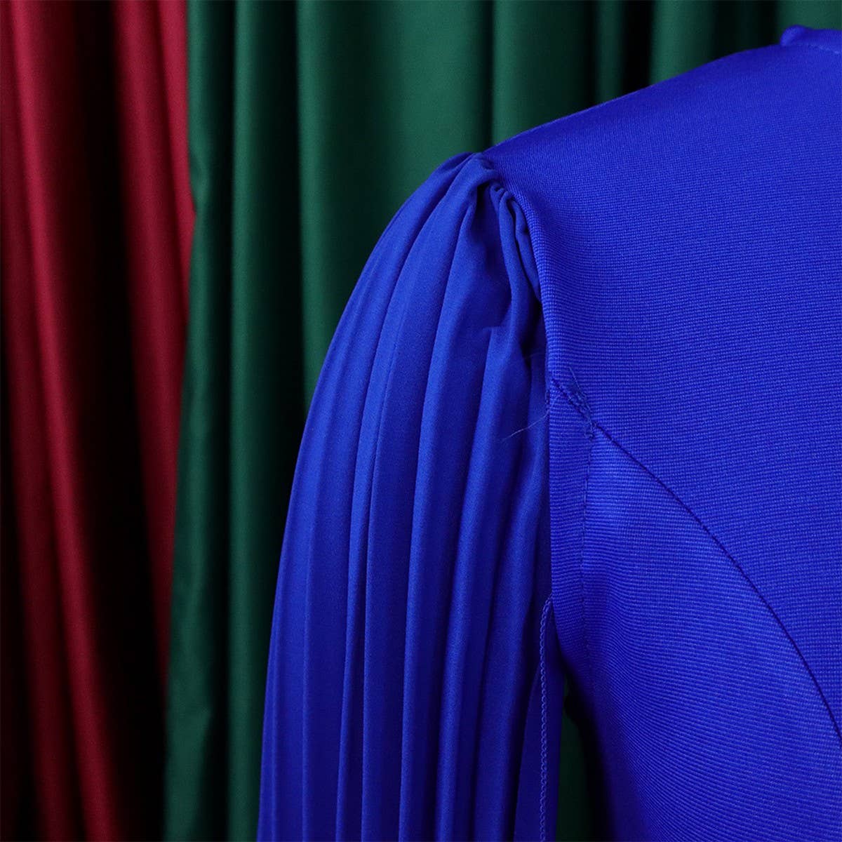 PLEATED ROUND NECK ELEGANT HIP-HUGGING TIGHT DRESS_CWDMD3701