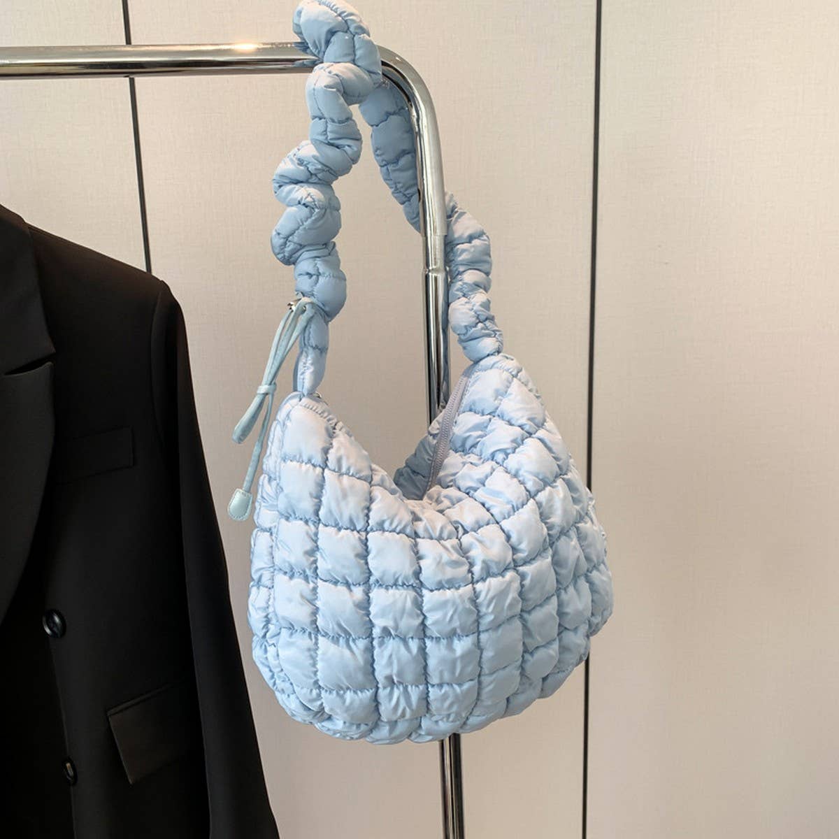 Cloud Pouch Shoulder Crossbody Bag_CUAB00499