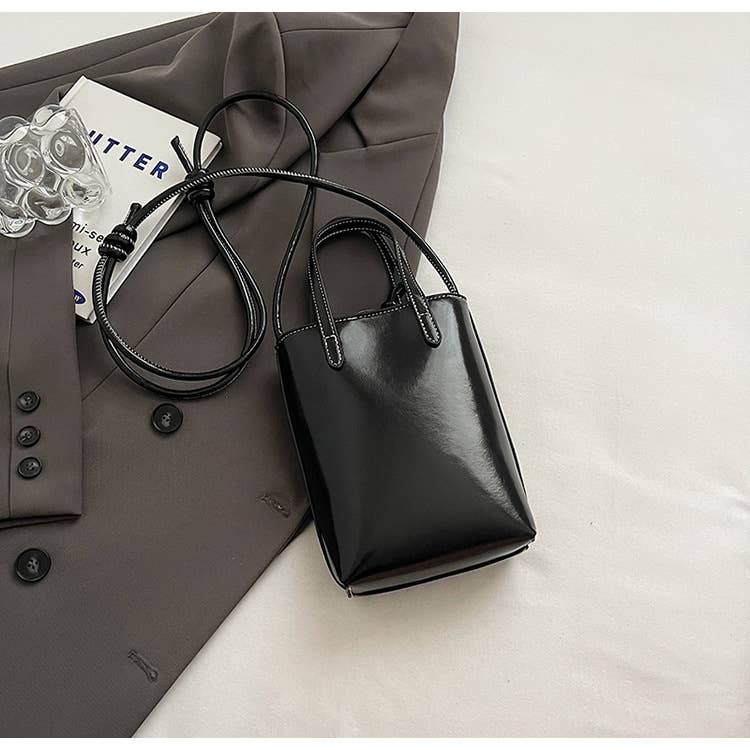 Glossy simple and niche single-shoulder bag