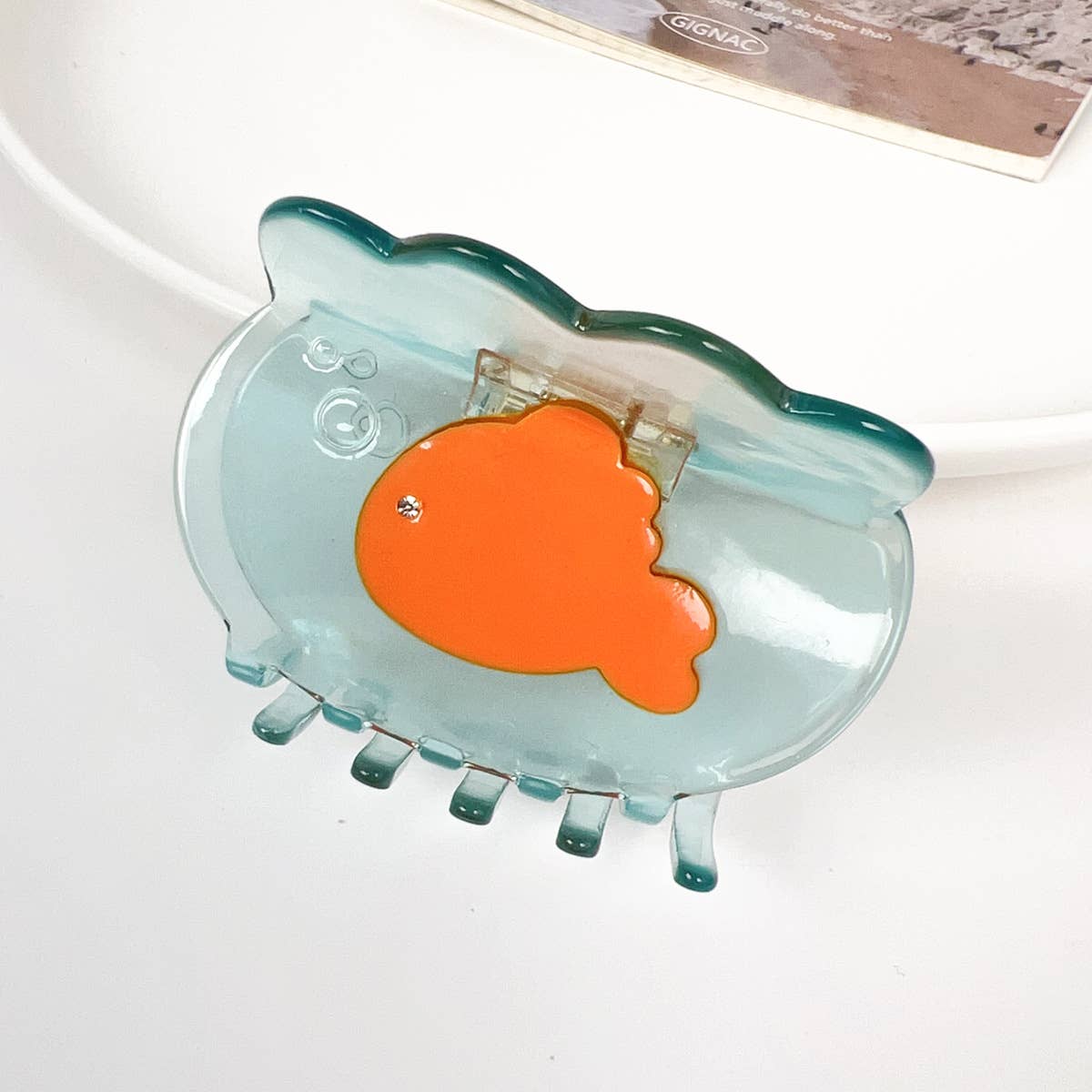 Cute mini acetic acid gripper for goldfish tank