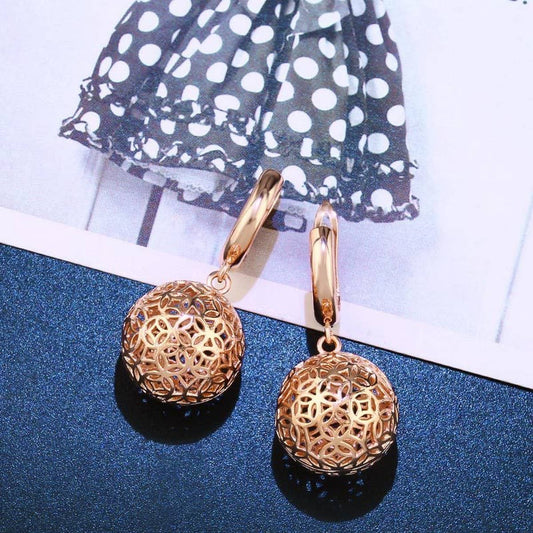 HOLLOW ROUND EARRINGS
