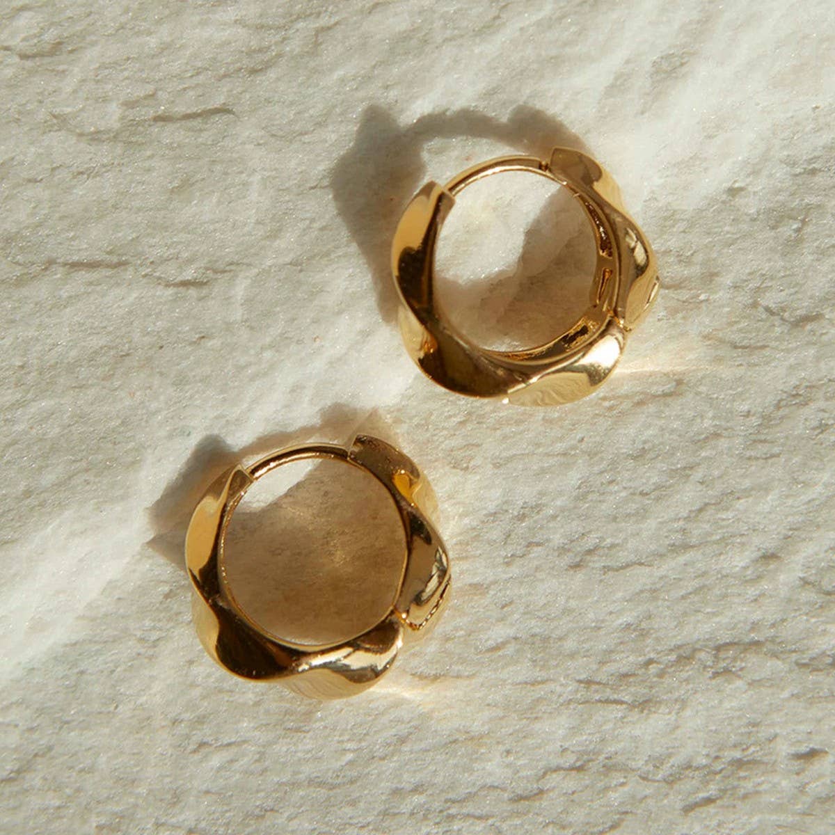 IRREGULAR CONVEX AND CONCAVE DESIGN ROUND EARRINGS