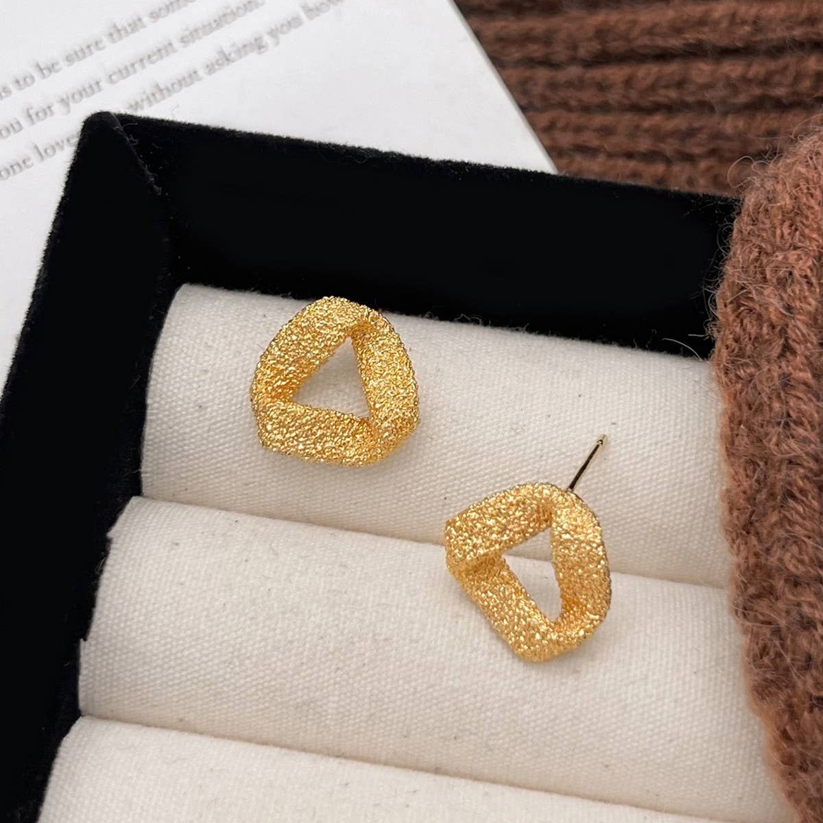 WOMEN'S HOLLOW STARRY SKY TRIANGLE EARRINGS