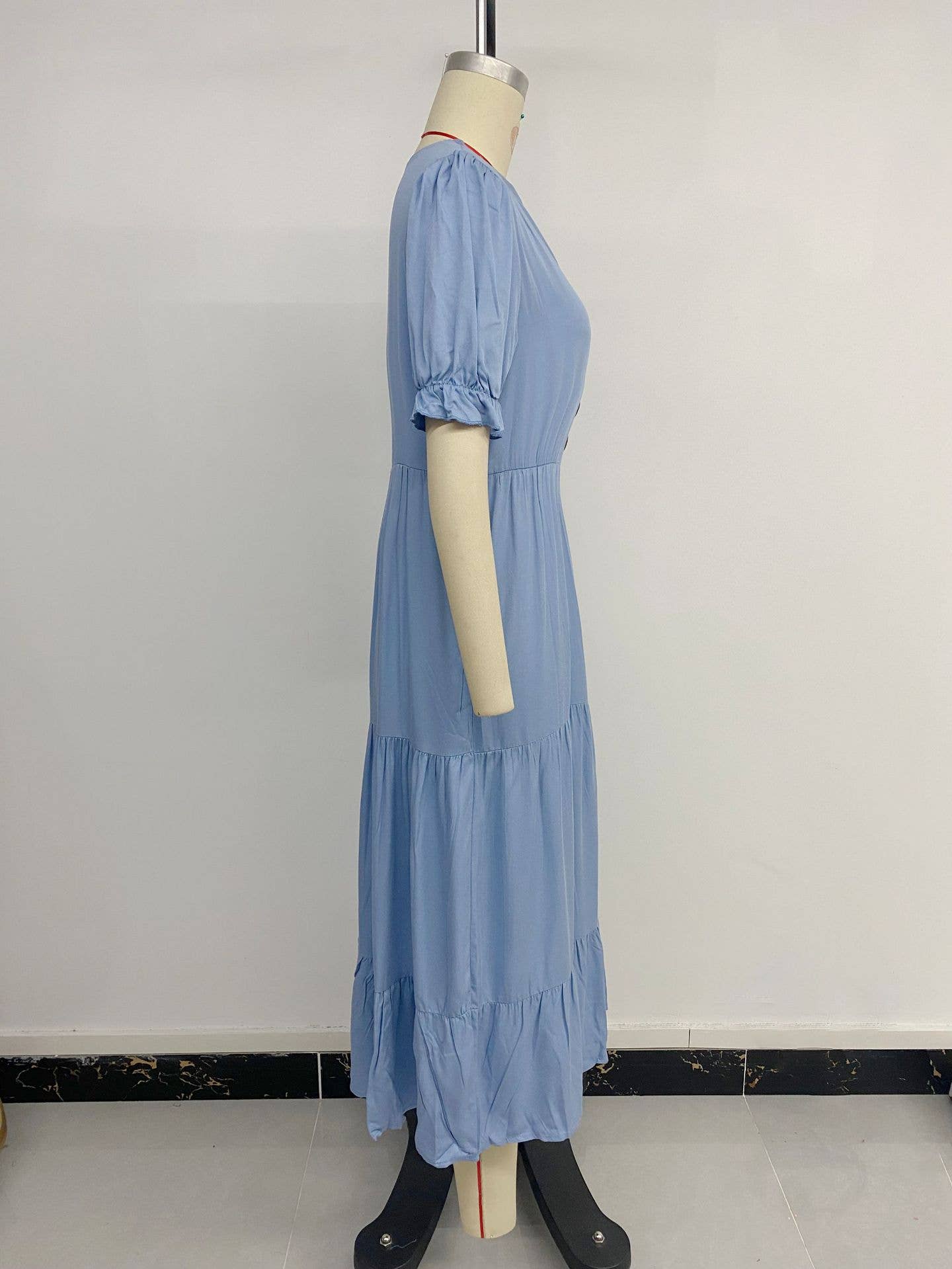 A Pose solid color stand collar mid-length dress