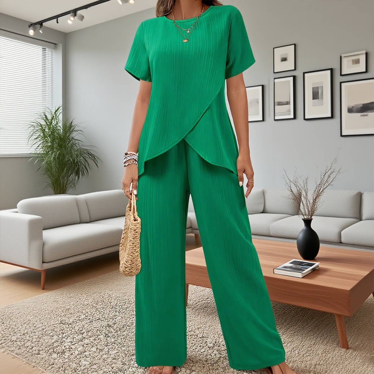 Short-sleeved, round-neck, loose irregular suit