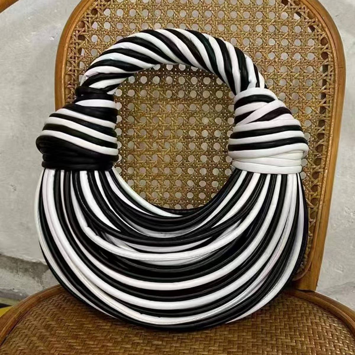 STYLISH BRAIDED DOUBLE KNOT BAG_CWAB1910