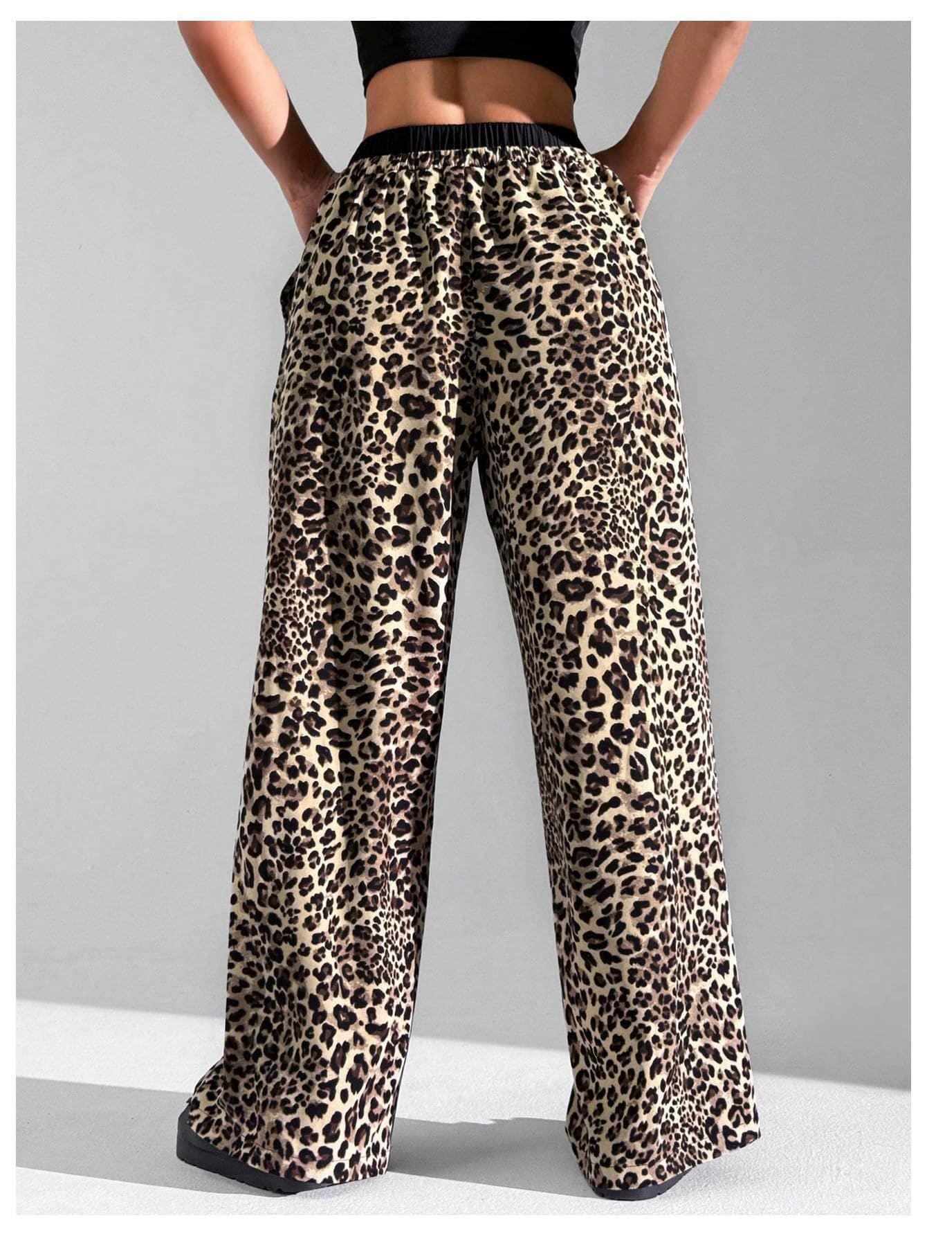 Loose high-waisted leopard print wide-leg pants