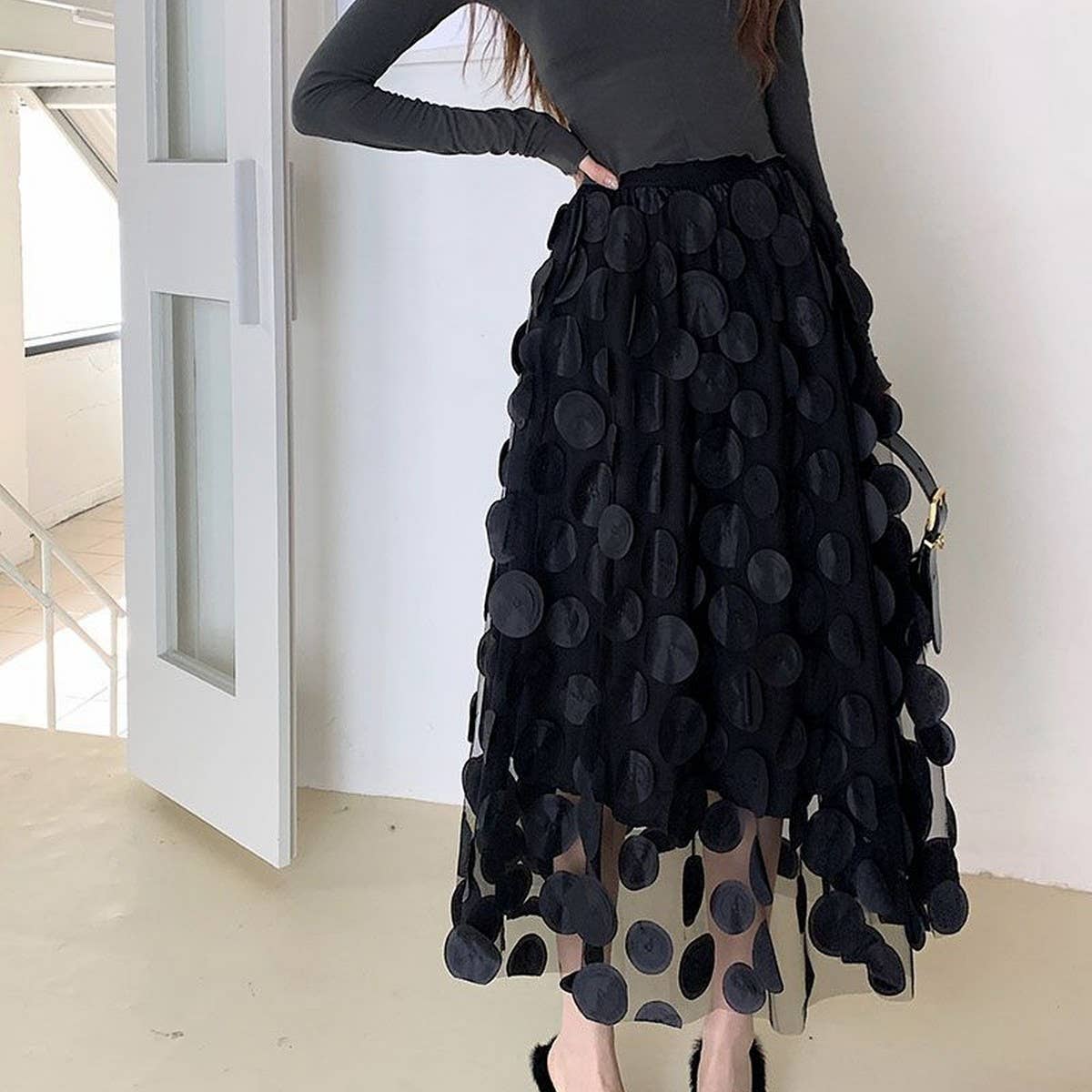 THREE-DIMENSIONAL FLORAL TULLE MESH SKIRT