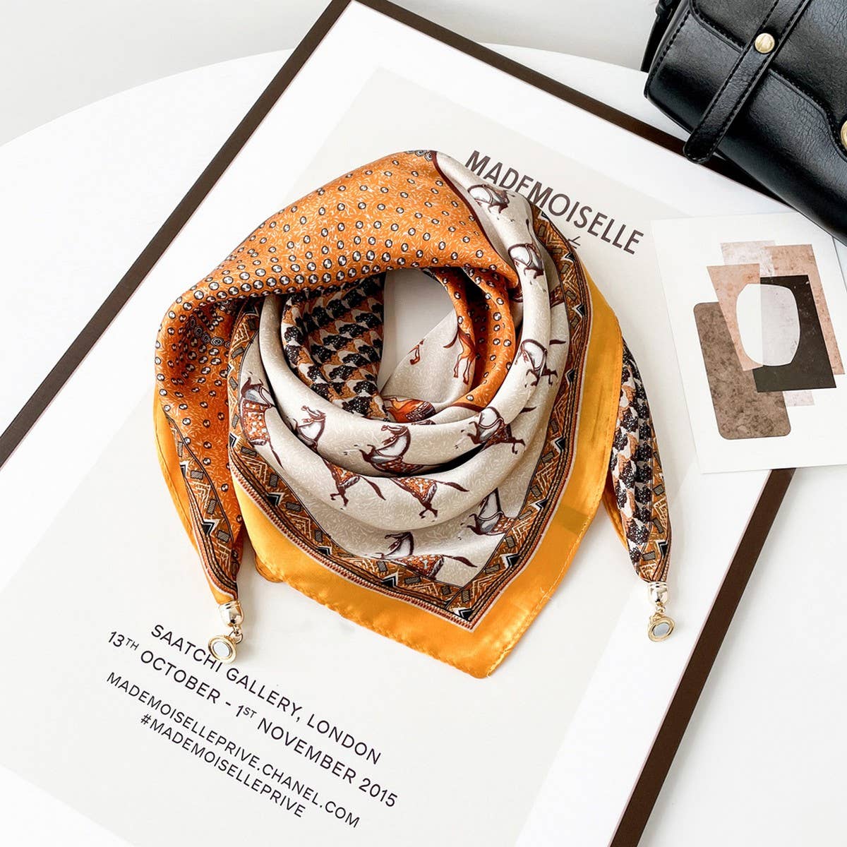 Magnetic Print Triangle Scarf for  Spring Style